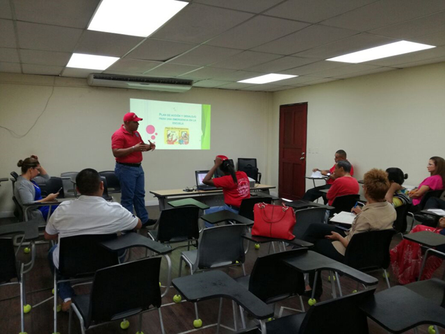 Capacitan a brigadas del IPHE sobre atención en situaciones de desastre