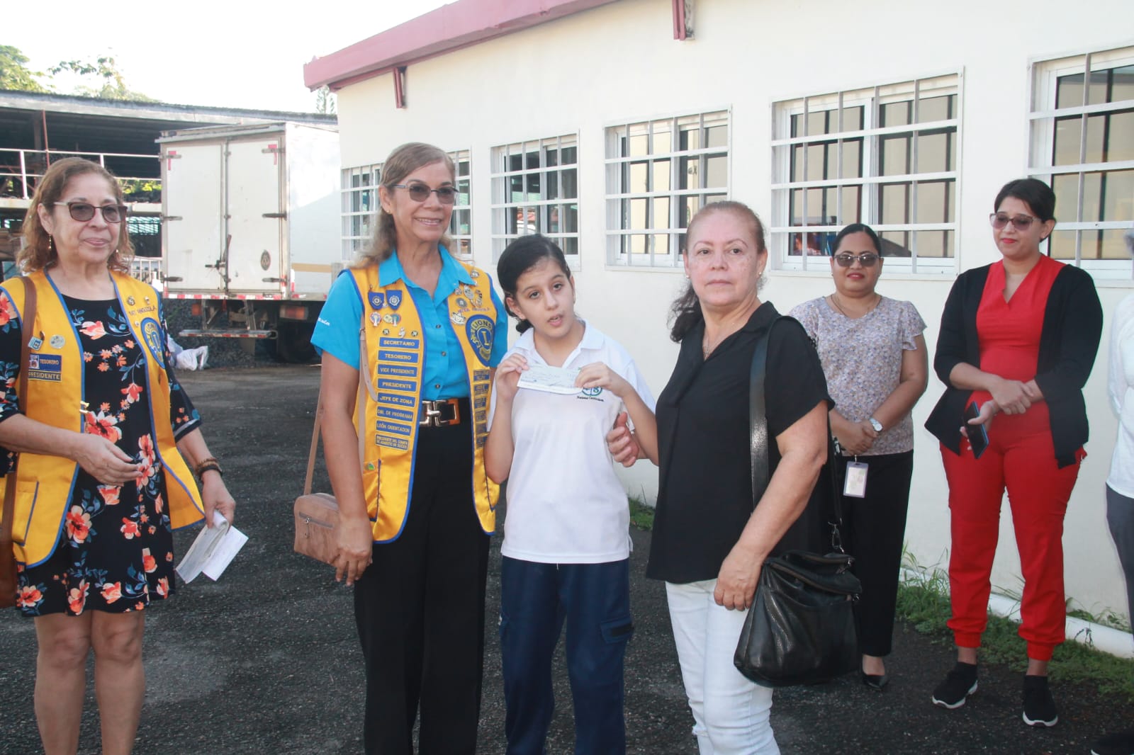 Club de Leones de Balboa otorga becas a 10 niños con discapacidad visual