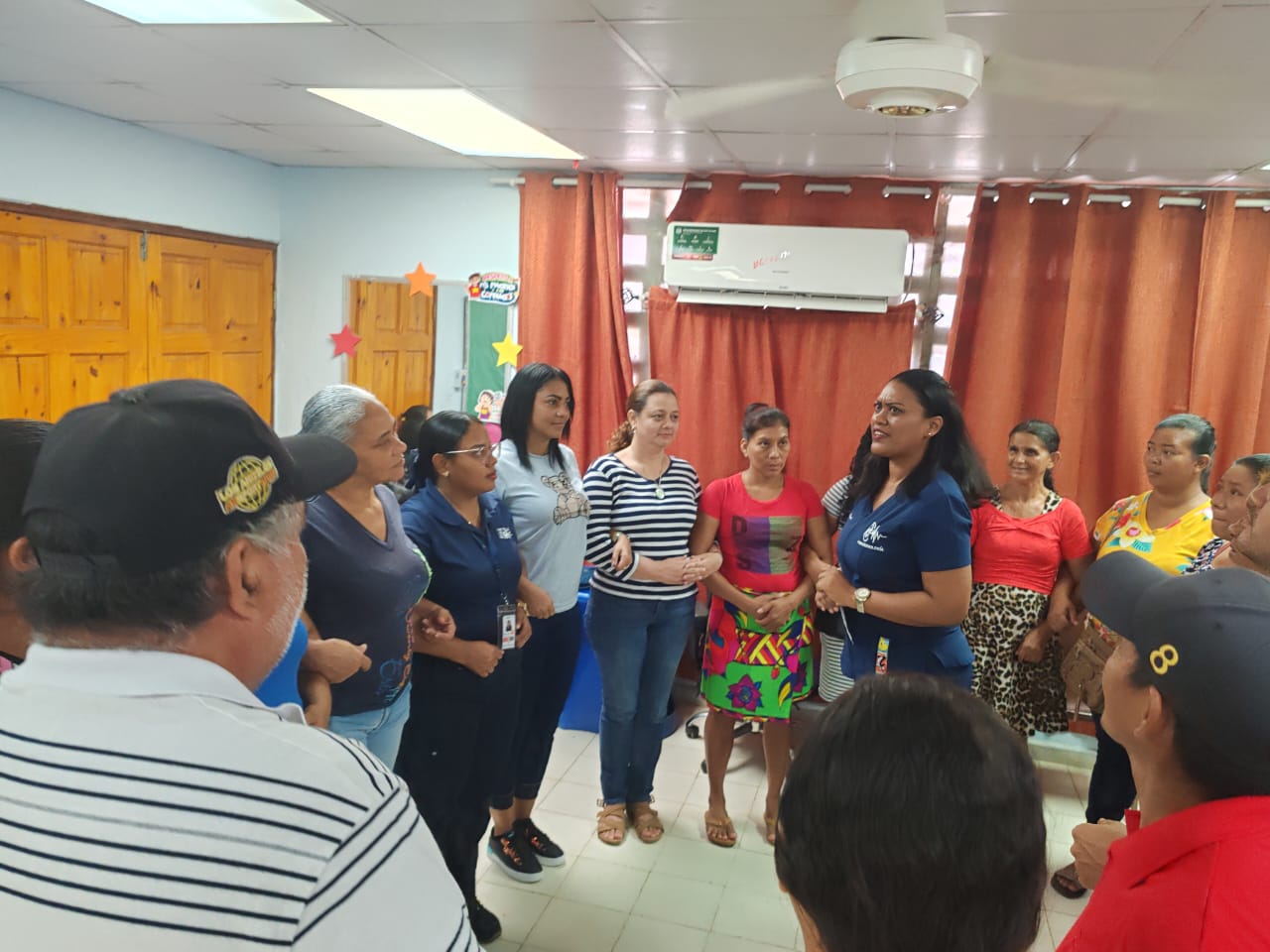 Padres de Panamá Este participan en taller sobre Comunicación Positiva en Familia.