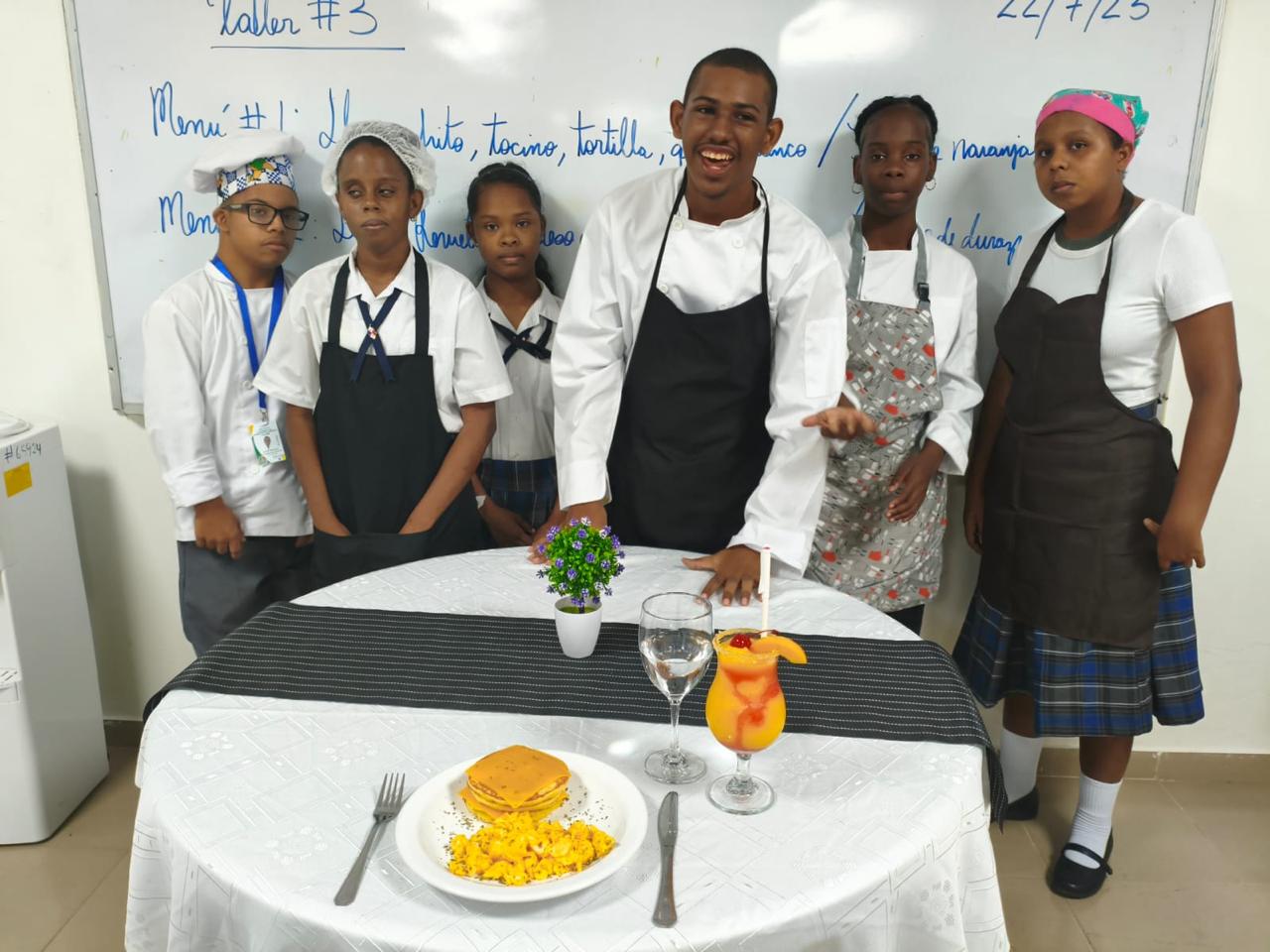 CTI de Colón participan en taller de preparación de desayunos