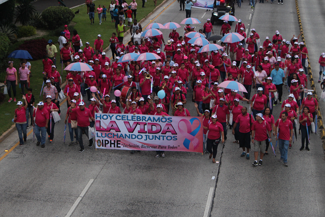 IPHE participa de la caminata de la cinta rosada y azul