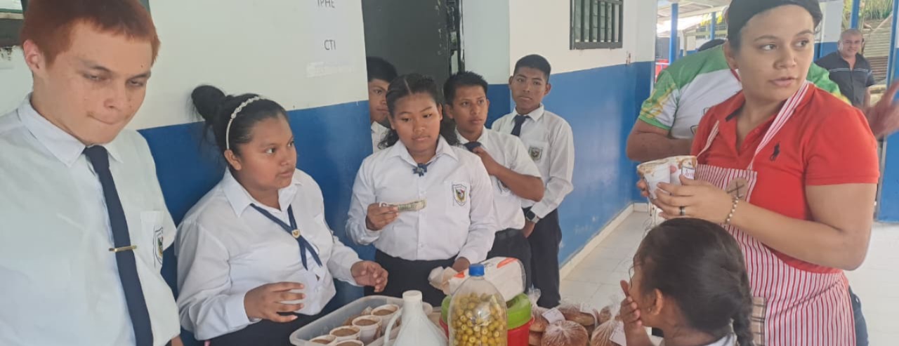 IPHE impulsa proyectos familiares de emprendimiento en Bocas del Toro
