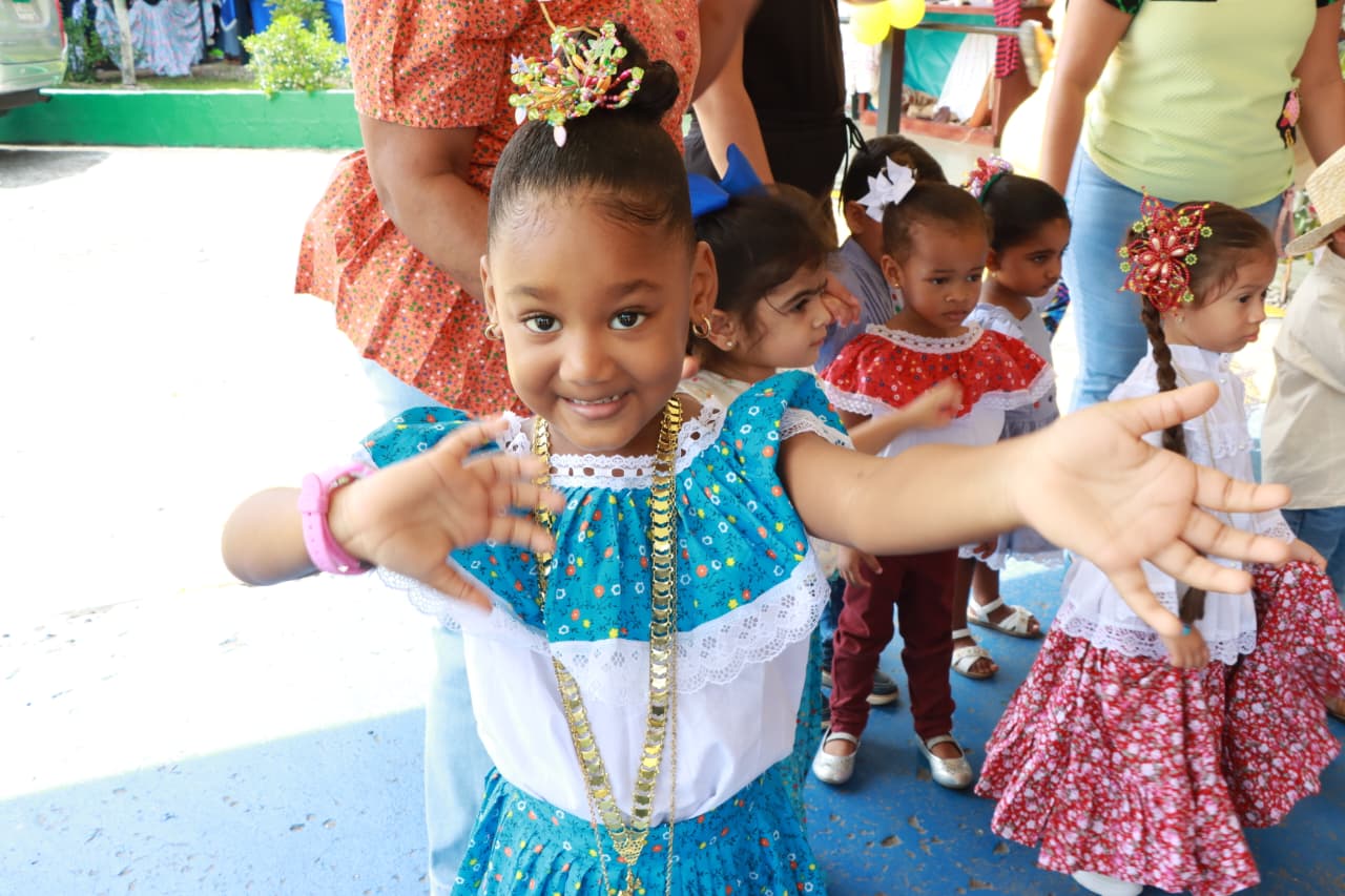 Celebran Día del Folklore en la Escuela de Ciegos Helen Keller
