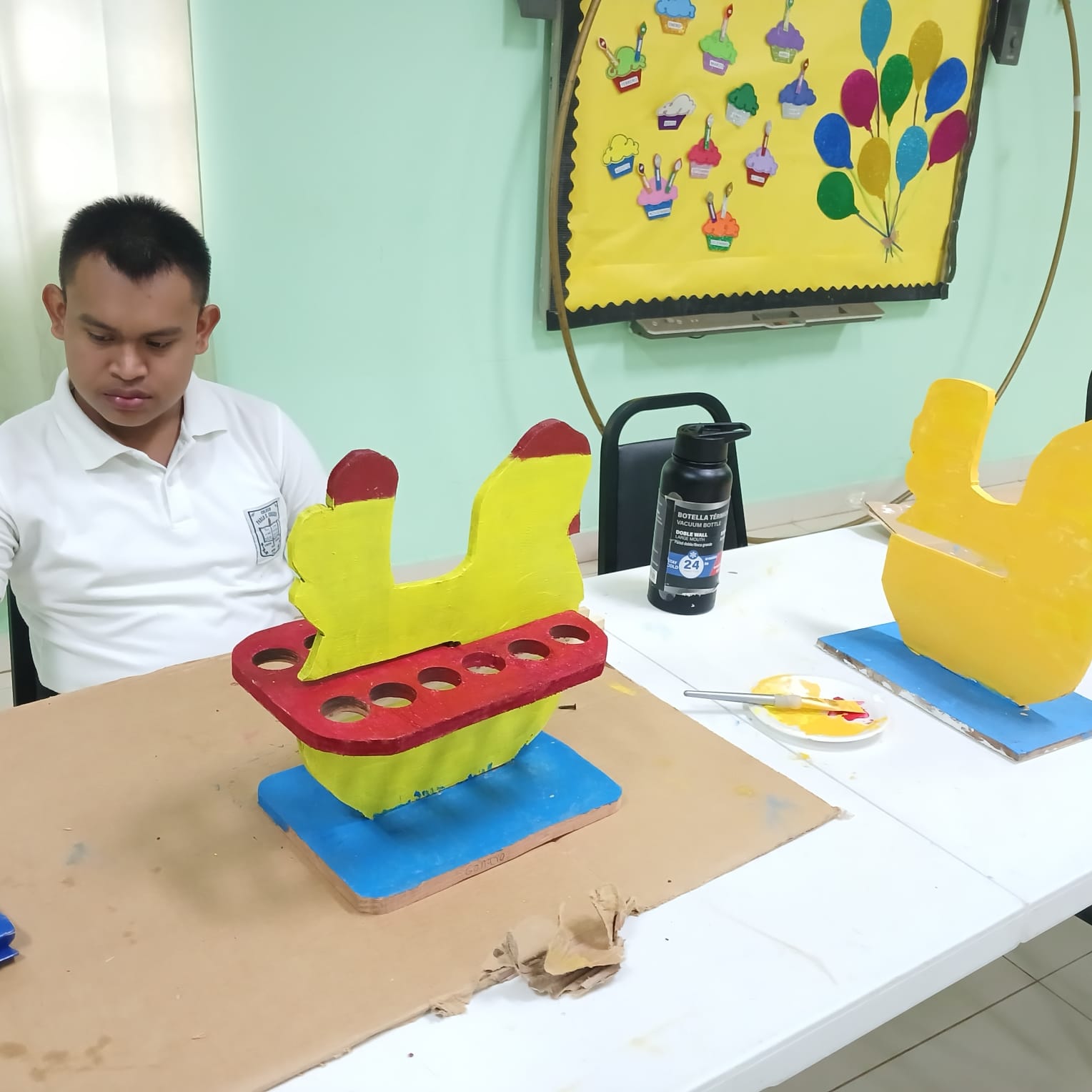 Estudiantes chiricanos aprenden a elaborar artesanías para la cocina