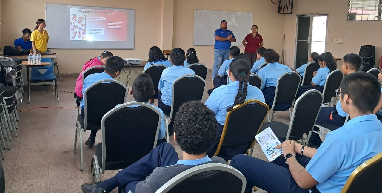 Docencia sobre el VIH para estudiantes de inclusión en Tocumen