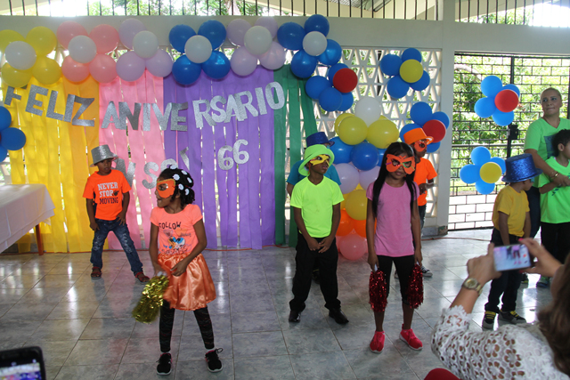 Conmemoran 66 años de la Escuela de Sordos del IPHE