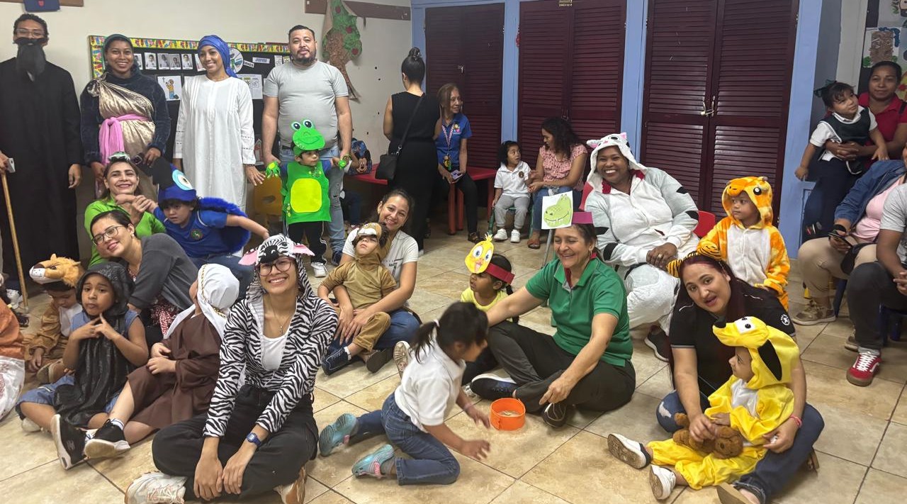 Estudiantes del PEP celebran actividades por el Mes de la Biblia