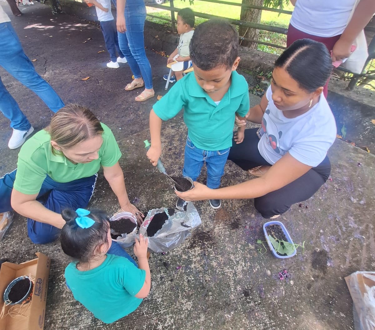 Niños del PEP conoce sobre la importancia de la Reforestación