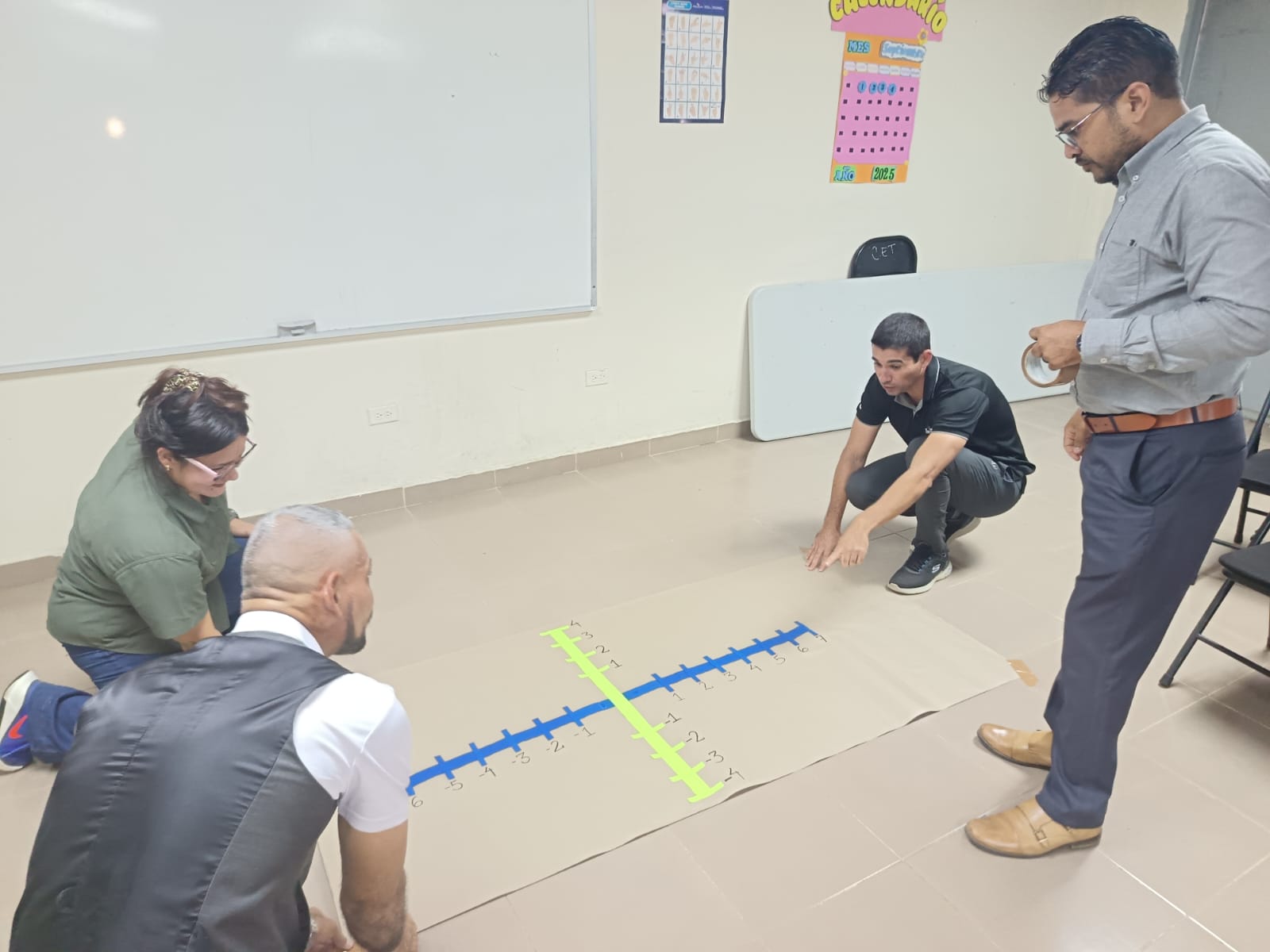 Taller de diseño de material didáctico en Panamá Este