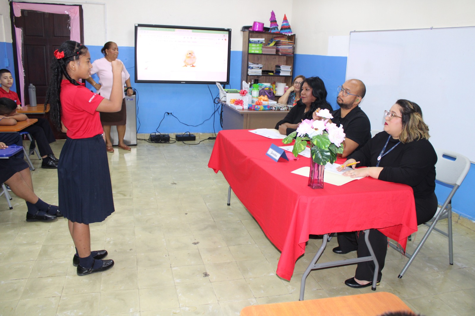 Estudiantes sordos de la ENSOR demuestran sus habilidades en concurso de deletreo manual