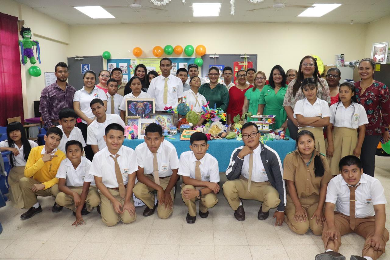 Directora General del IPHE fortalece la educación inclusiva en Bocas del Toro.