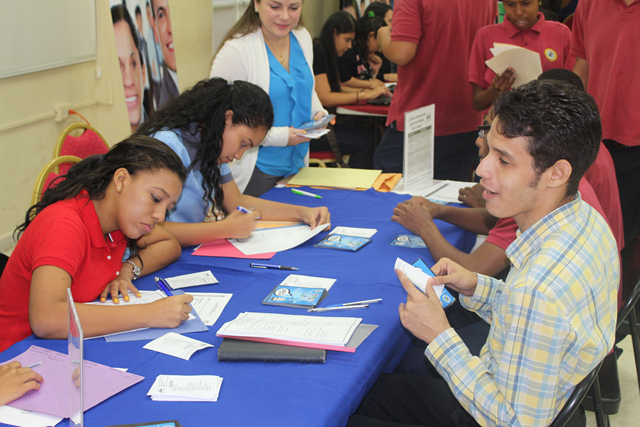 Feria de empleo para estudiantes de la EVE y personas con discapacidad