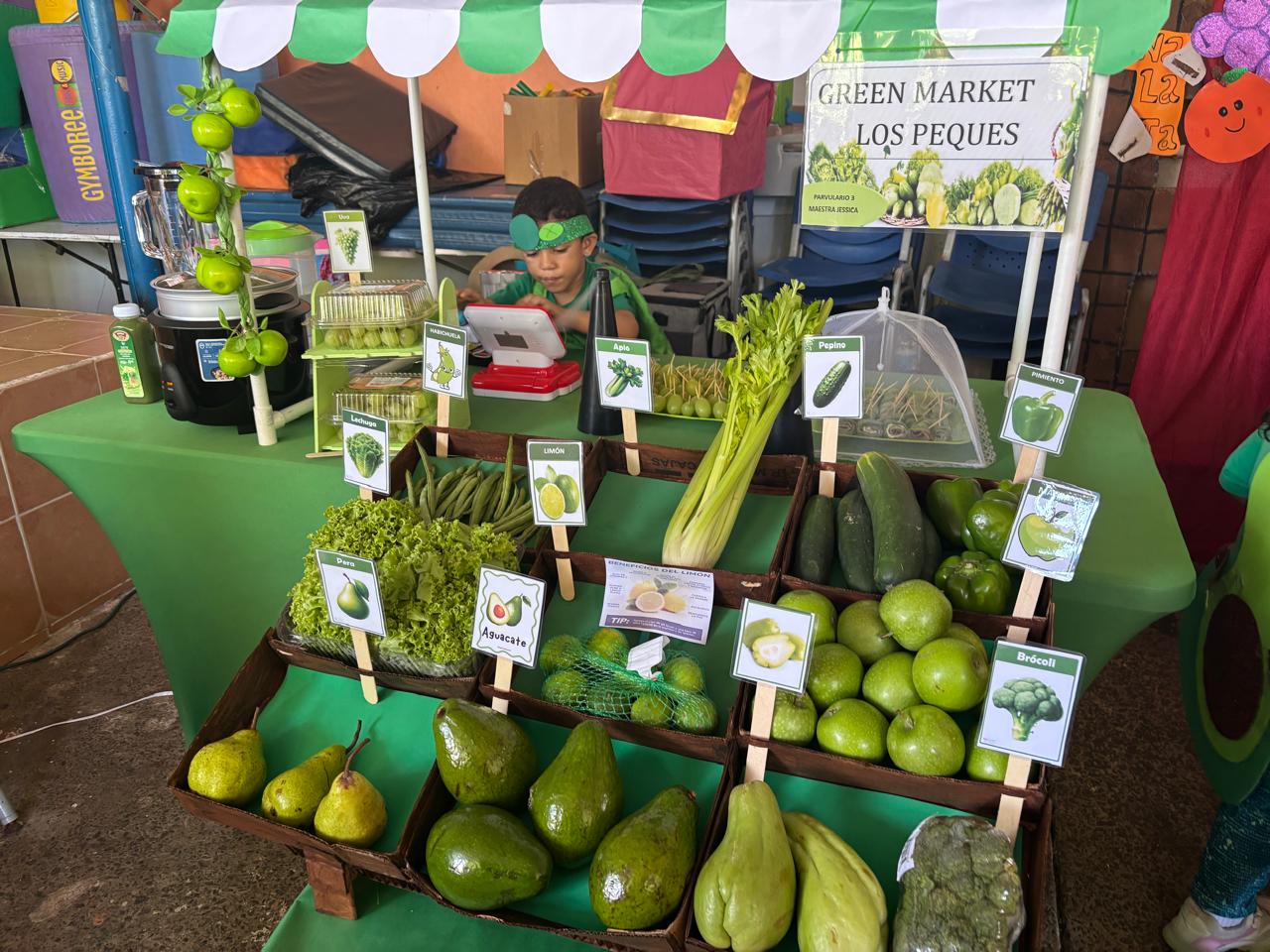 Comunidad educativa del PEP celebra el Día de los Alimentos