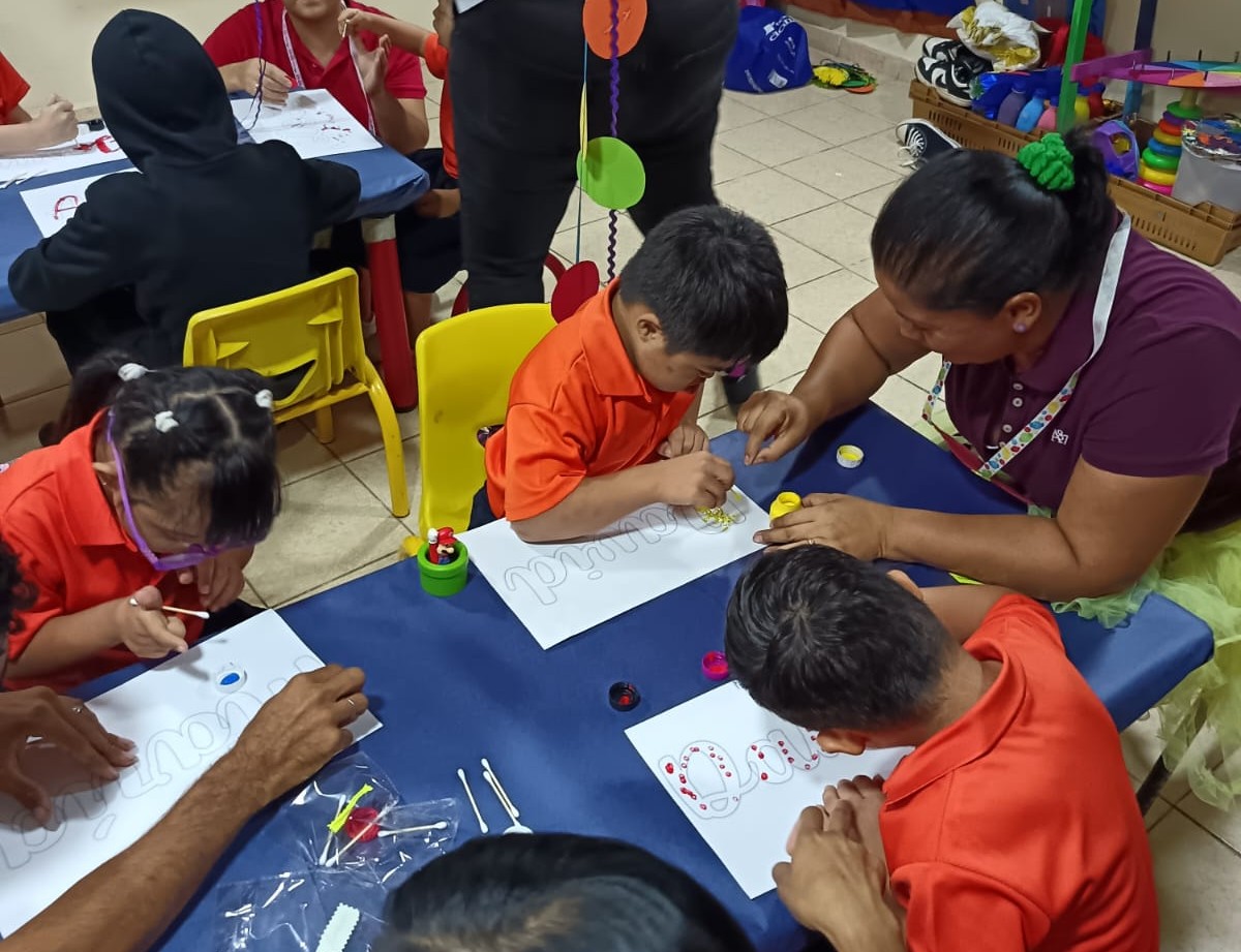 Taller "Los Pequeños Artistas" Fomenta la Creatividad en Estudiantes del IPHE Veraguas