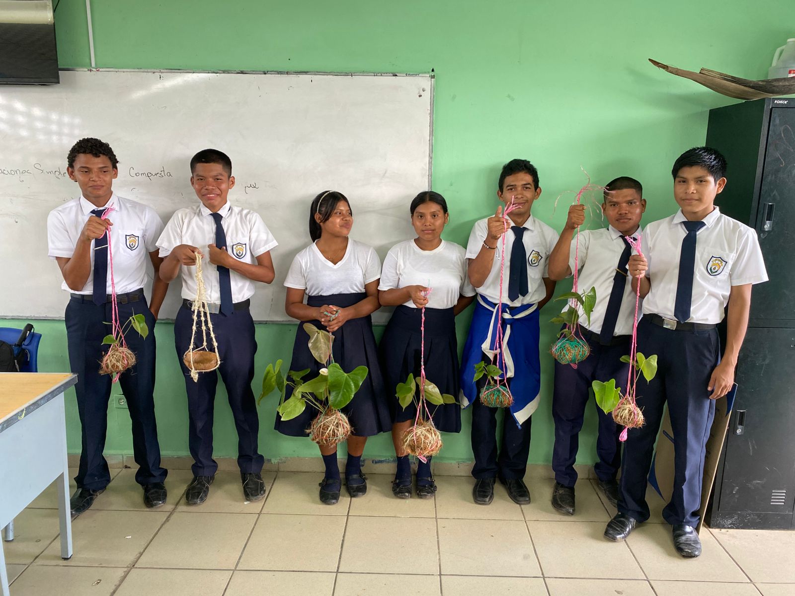 CTI de Bocas del Toro desarrolla proyecto de siembra de plantas ornamentales