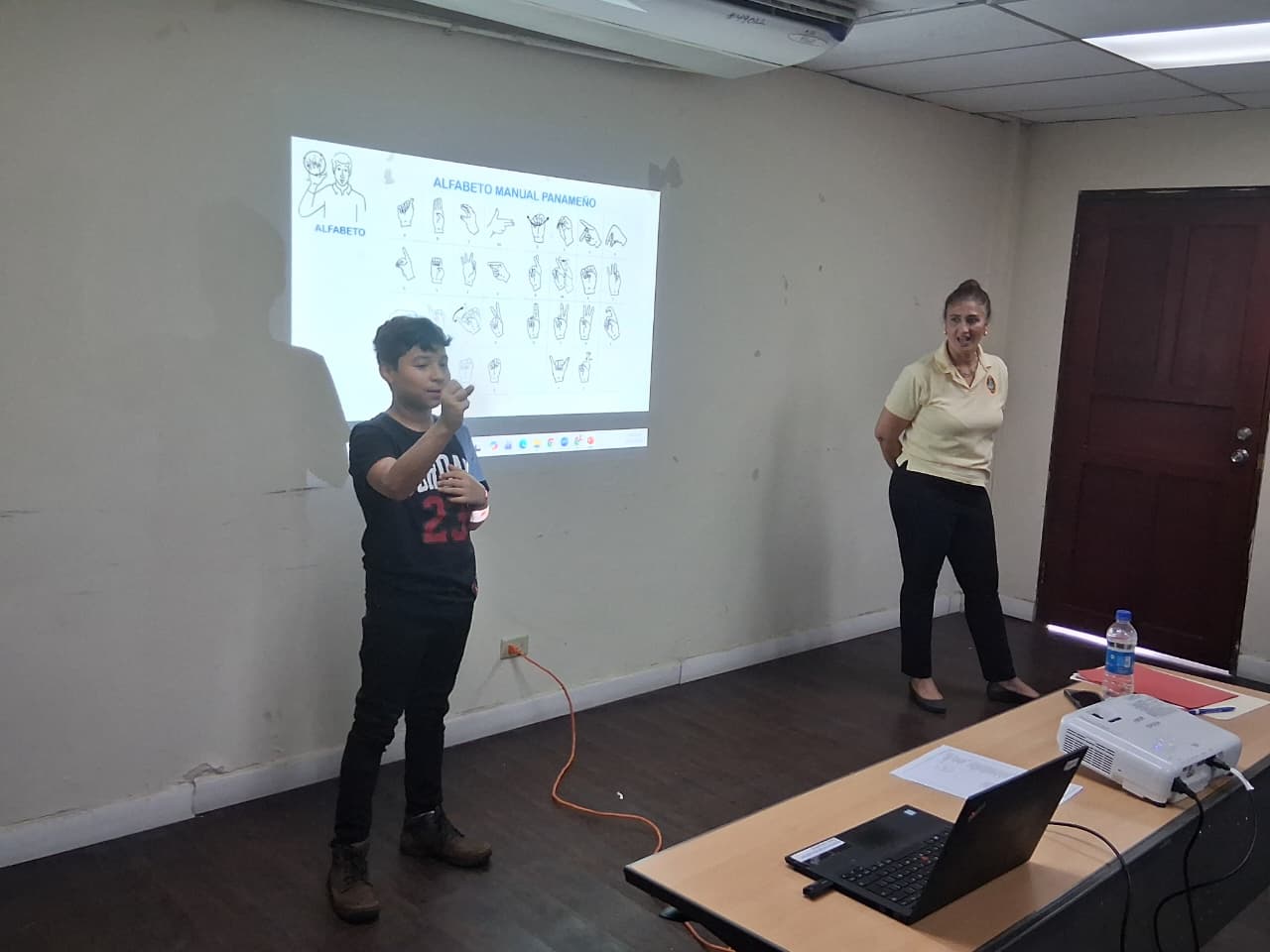 IPHE Fortalece la Inclusión Educativa con Exitoso Seminario de Lengua de Señas Panameñas (LSP)