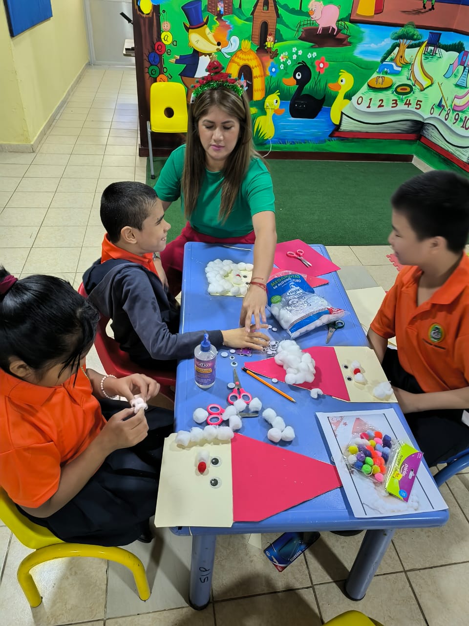 Realizan taller navideño para estimular el aprendizaje en el aula en Veraguas