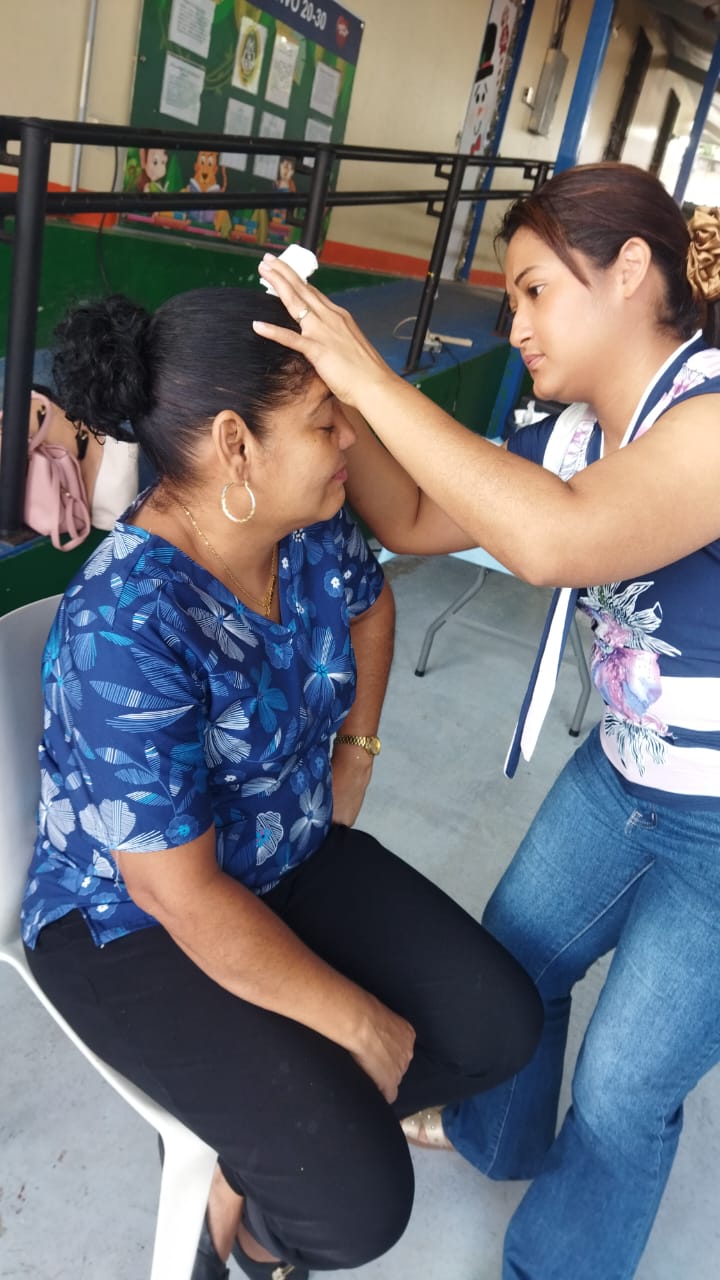 Madres de estudiantes del IPHE Colón participan en jornada de empoderamiento y bienestar