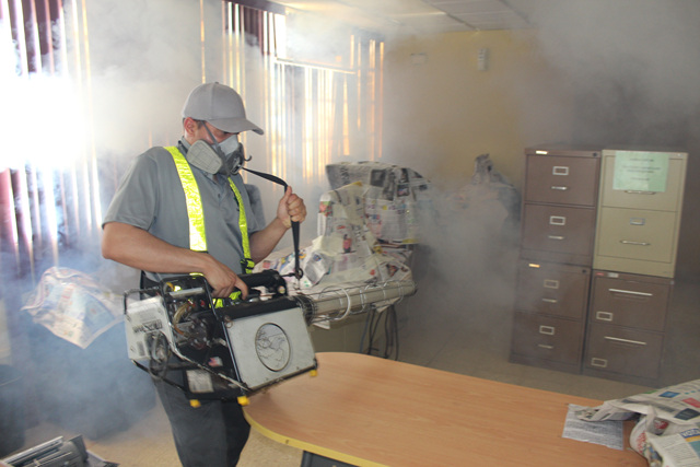 Administración del IPHE realiza fumigación para garantizar la salud de sus colaboradores