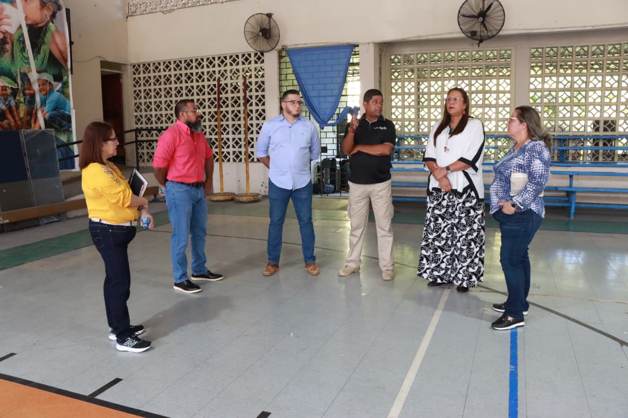 IPHE entrega Orden de Proceder para la adecuación del Gimnasio José A. Porky Ruíz