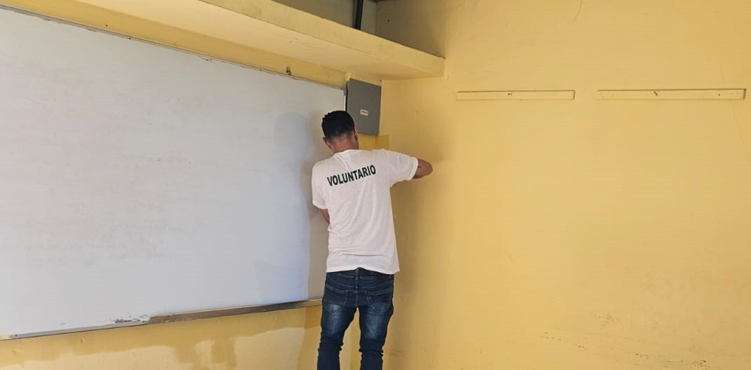 Realizan jornada de limpieza y mantenimiento en la sede de Veraguas