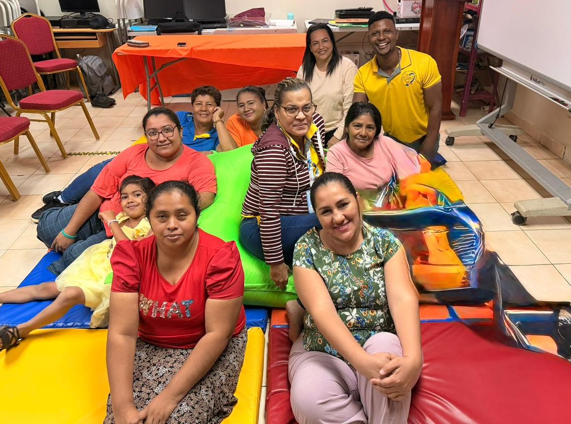 Dictan taller de Musicoterapia y Relajación a madres y padres en Darién