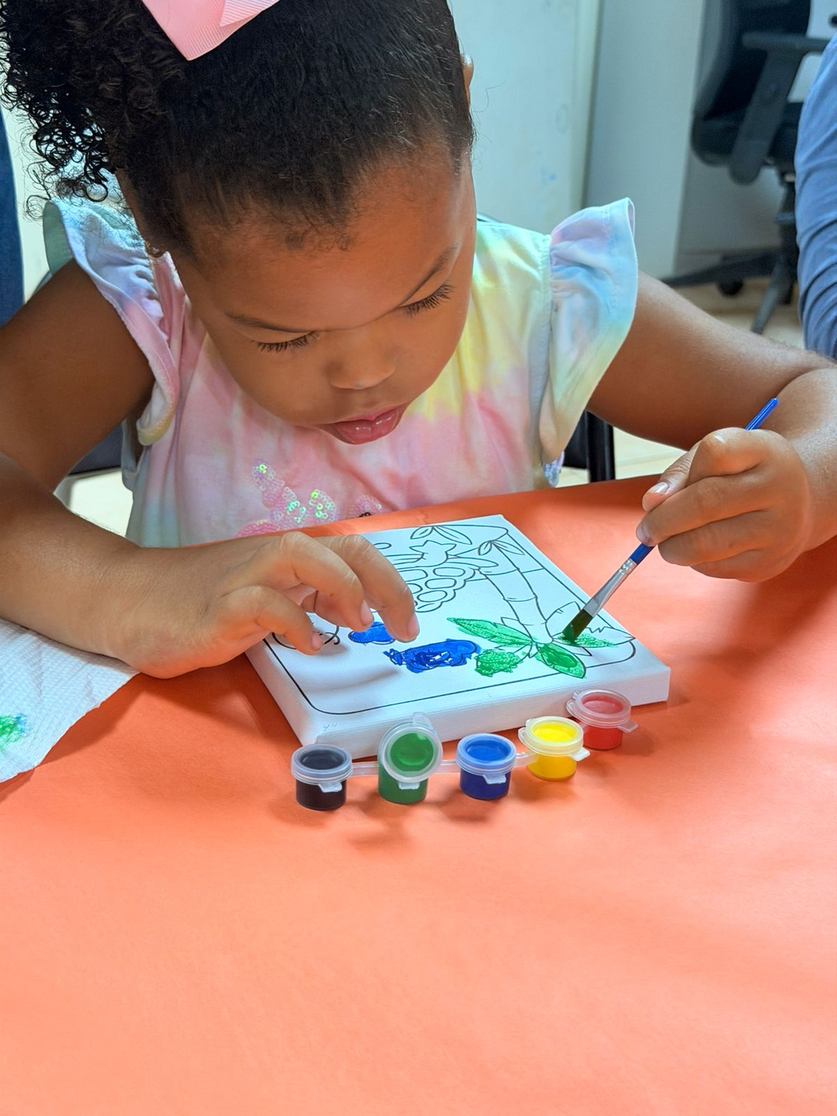 Estudiantes de Darién fortalecen creatividad y autonomía con taller de pintura