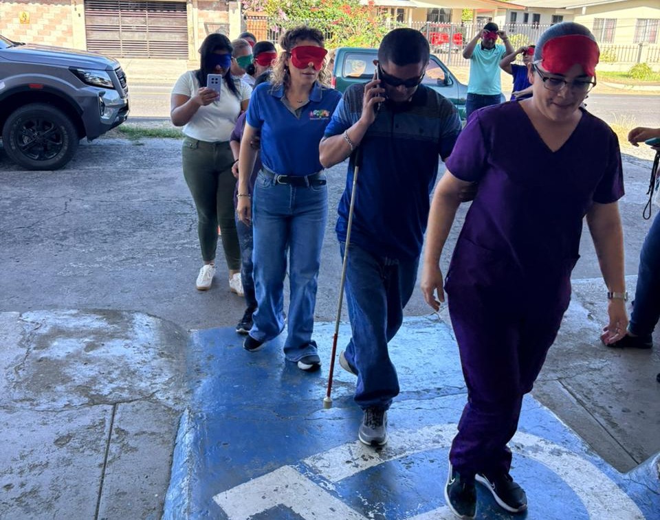 Estimulación visual y accesibilidad educativa fortalecen prácticas inclusivas durante las Capacitaciones de Verano 2026