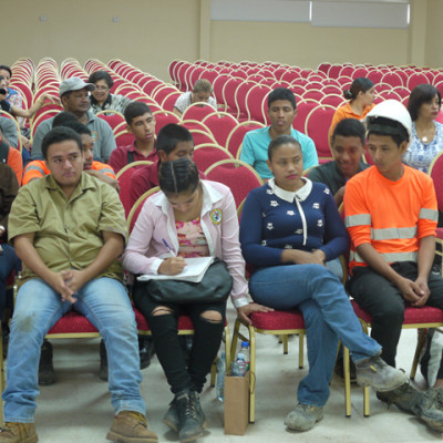 P1590544-c2df287be7e9b166dd86bf7eca674e93.jpg