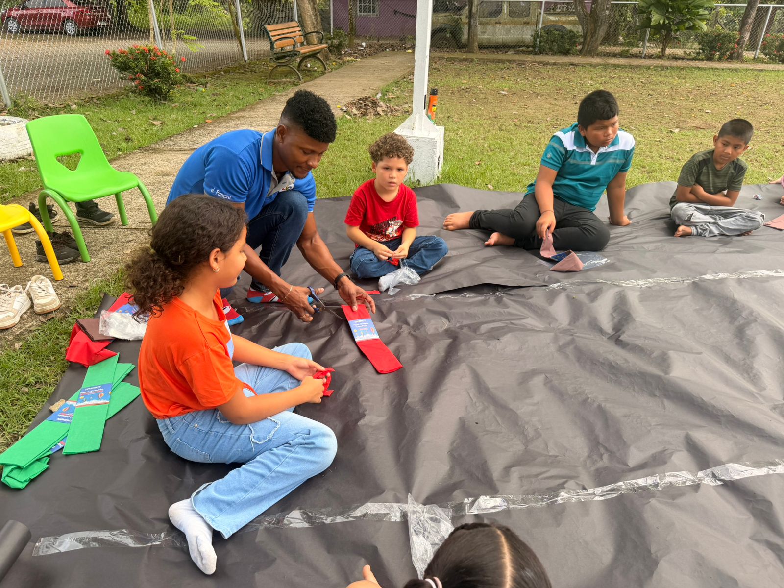 Estudiantes de Darién participan en taller sobre motricidad fina
