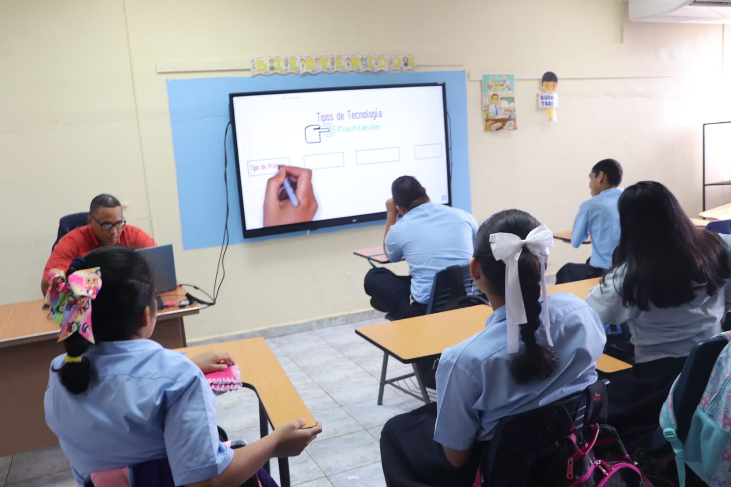 IPHE Panamá Oeste fortalece competencias digitales en estudiantes de Premedia