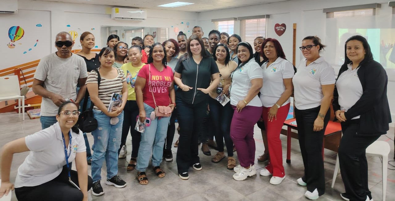 Taller de Belleza Integral para madres de Colón fortalece la autoestima y hábitos de autocuidado