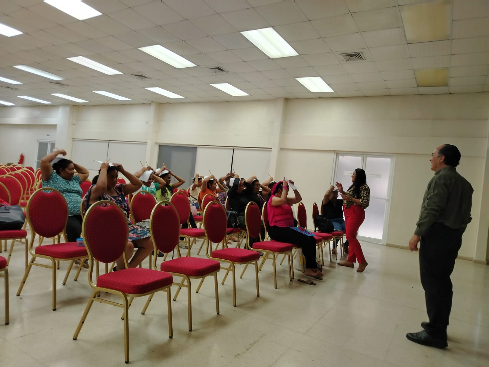 Docencia en emprendimiento fortalece el rol de las familias en la EVE del IPHE
