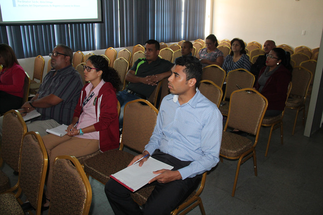 Colaboradores del IPHE reciben inducción por parte del MEF