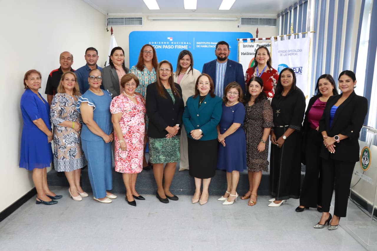 IPHE y UDELAS oficializan Convenio Marco de Cooperación Académica
