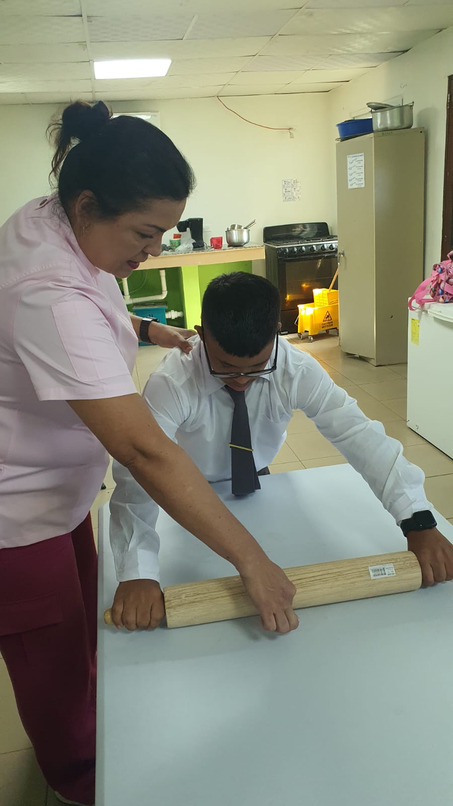 Taller sobre el uso de herramientas y utensilios de cocina en Colón