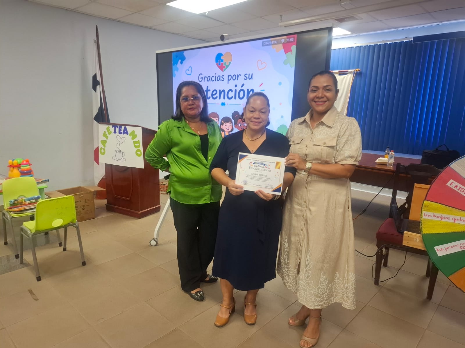 Padres de Aguadulce fortalecen estrategias de acompañamiento familiar