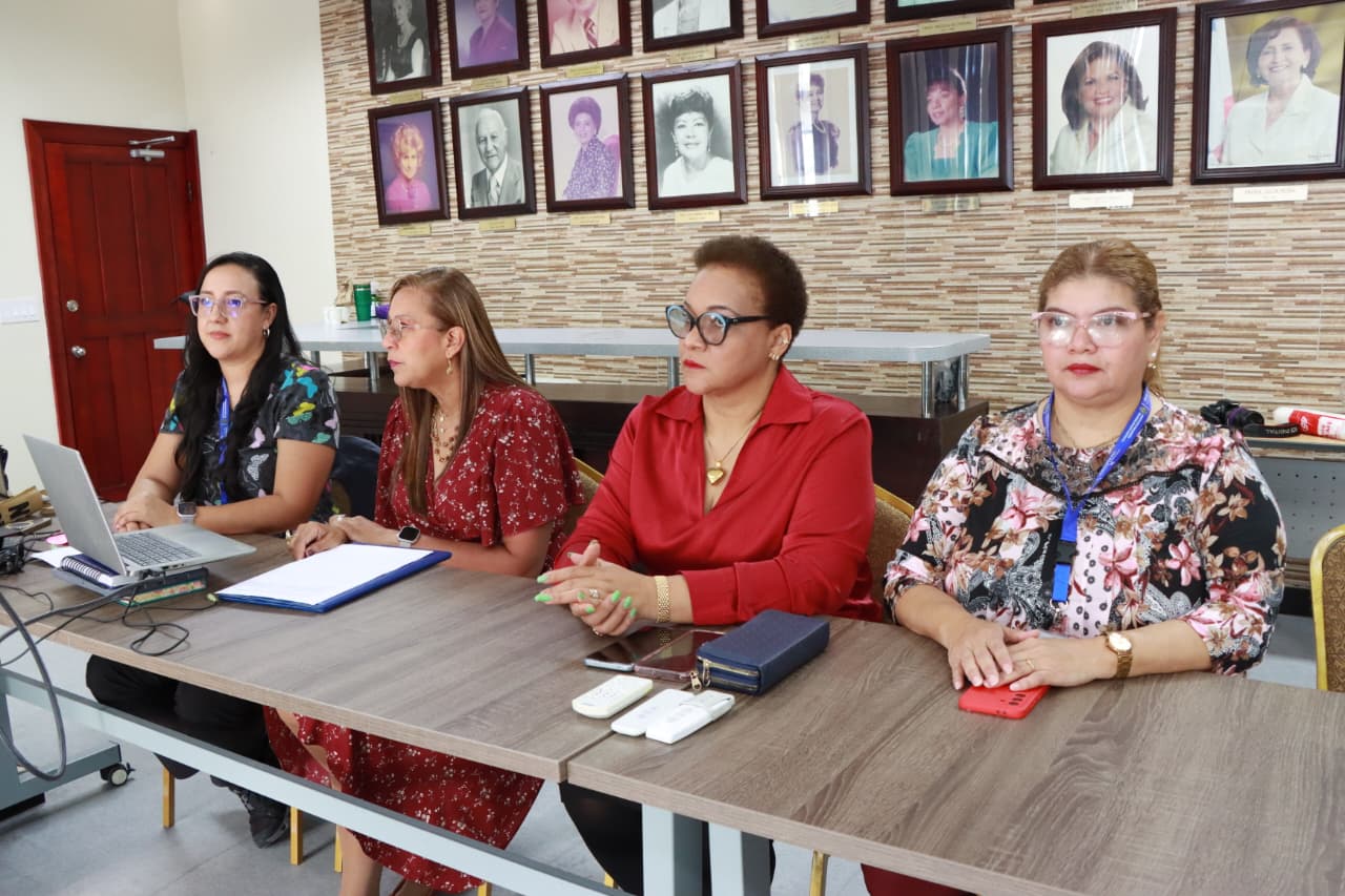 Especialistas en Estimulación Temprana participan en jornada de docencias