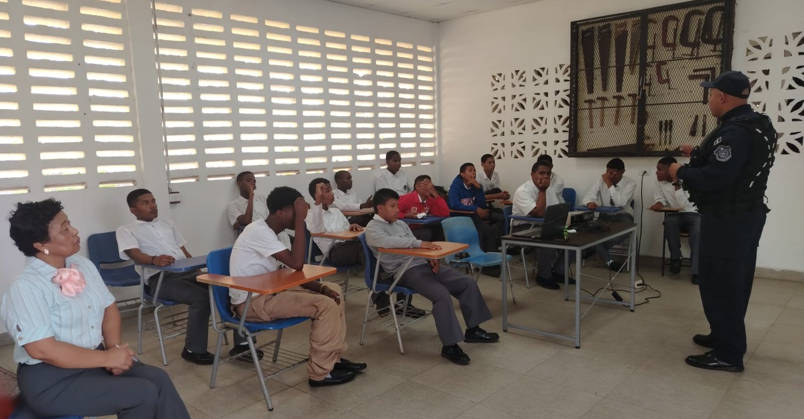 IPHE Colón promueve actualización sociolaboral en estudiantes de CTI