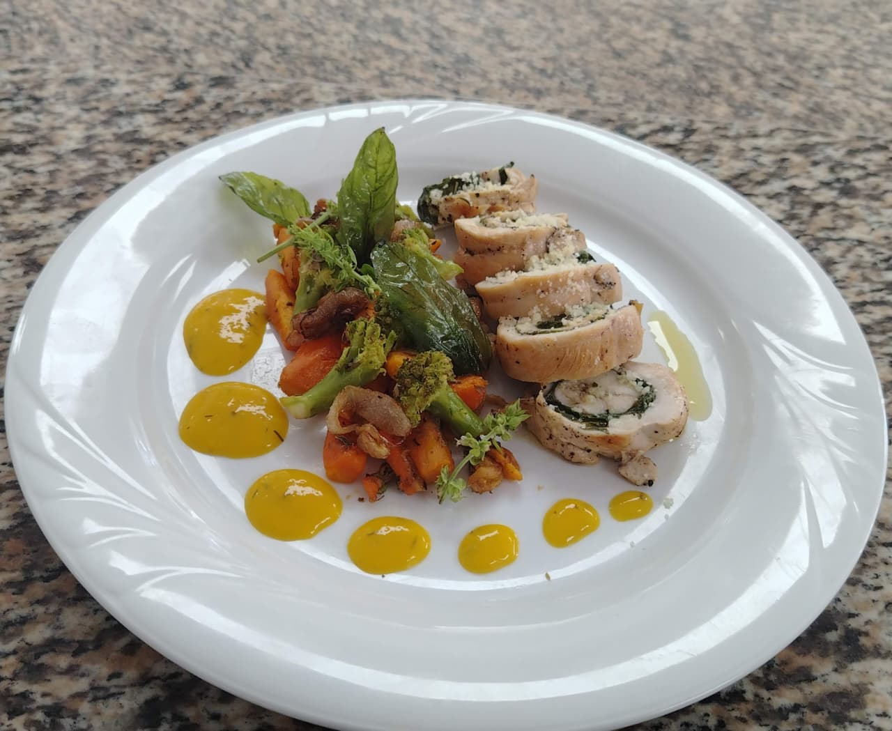 Estudiantes de Panamá Este fortalecen habilidades culinarias mediante examen práctico de gastronomía
